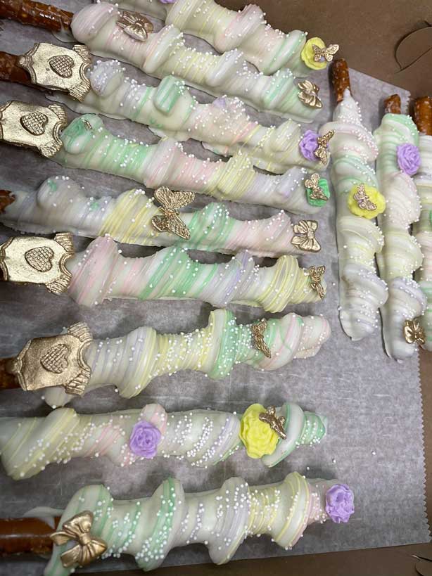 Custom treats and dessert favors